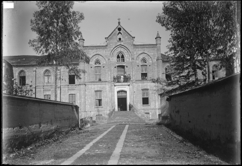 Escuelas de artes y oficios en Ecuador